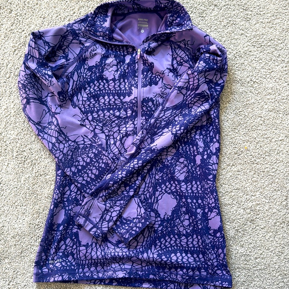 Nike women’s quarter zip. Purple, patterned. Cozy.